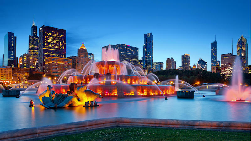 Buckingham Fountain à noite em Chicago