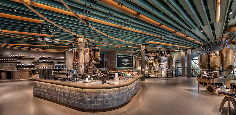 Interior da Starbucks Reserve Roastery em Chicago