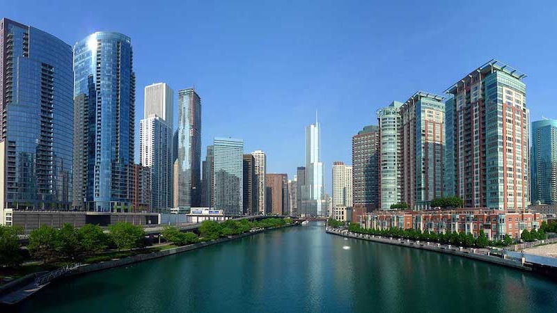 Edifícios ao redor do Chicago River