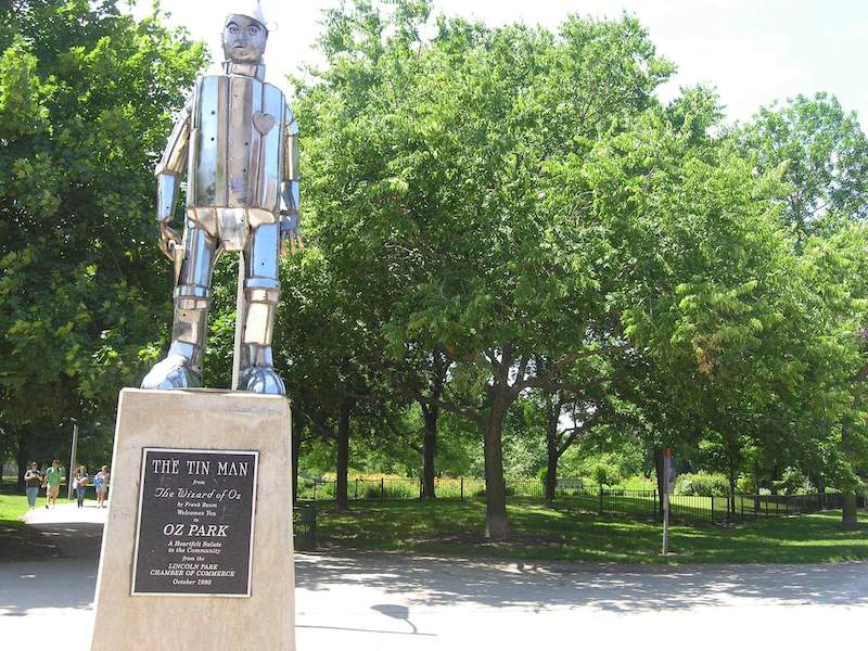 Estátua do Homem Lata no Oz Park em Chicago